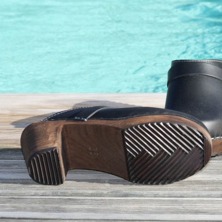 Ultima Thulé SWEDISH CLOGS BLACKLEATHER VARNISHED HIGH HEELS