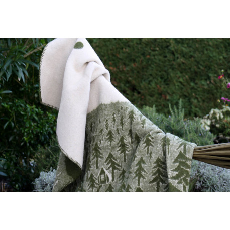 Ultima Thulé PLAID ÉPAIS VERT LAINE AGNEAU "MAISON DANS LA FORET" KLIPPAN YLLEFABRIK