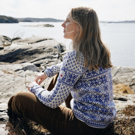 PEACE FEMININE