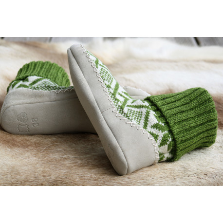 MOUNTAIN SLIPPERS GREEN COLOR