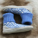 CHAUSSONS DE CHALET BLEUS CHAUSSONS DE CHALET BLEUS