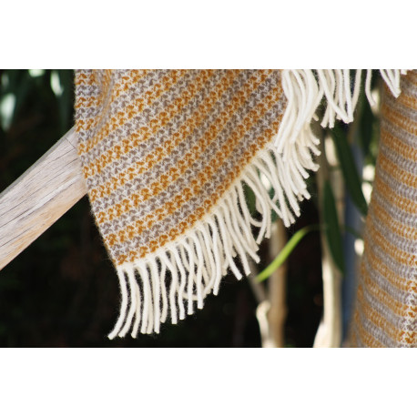 CURVE CREME CARAMEL PLAID LAINE AGNEAU KLIPPAN YLLEFABRIK