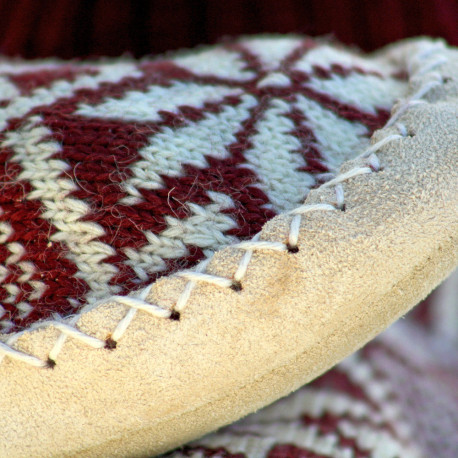 MOUNTAIN SLIPPERS BURGUNDY COLOR