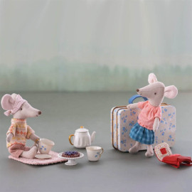 SERVICE A THE MINIATURE Madelaine POUR SOURIS MAILEG 2