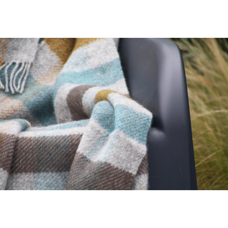 Ultima Thulé GOTLAND MULTI TURQUOISE WOOL THROW KLIPPAN YLLEFABRIK