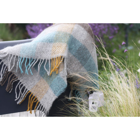 Ultima Thulé GOTLAND MULTI TURQUOISE WOOL THROW KLIPPAN YLLEFABRIK