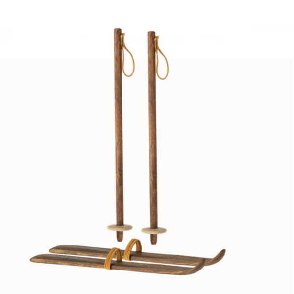 SKIS AND POLES MUM AND DAD MICE MAILEG