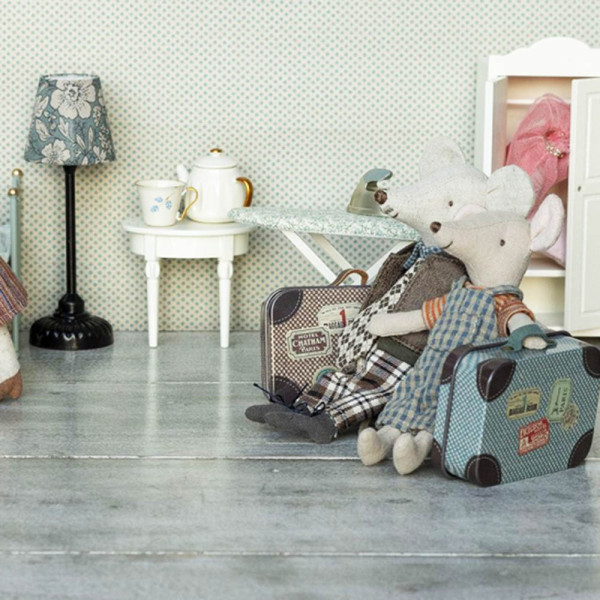 OVERALLS AND SHIRT IN SUITCASE FOR BIG BROTHER MOUSE MAILEG