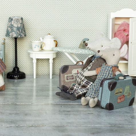 OVERALLS AND SHIRT IN SUITCASE FOR BIG BROTHER MOUSE MAILEG OVERALLS AND SHIRT IN SUITCASE FOR BIG BROTHER MOUSE MAILEG