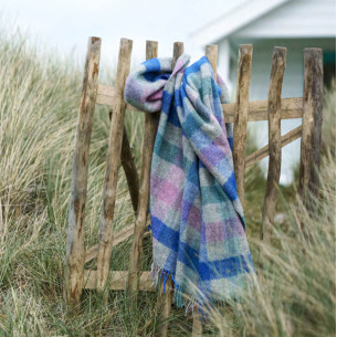 GOTLAND MULTI PASTEL WOOL THROW KLIPPAN YLLEFABRIK - Plaids - image 1