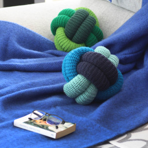 CUSHION KNIT BALL MEDIUM OCEAN Ultima Thule webshop 2