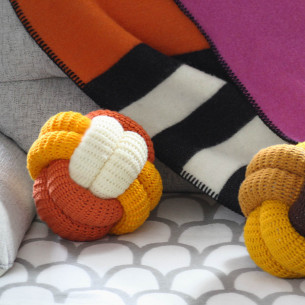 CUSHION KNIT KNOT MEDIUM VANILLA TANGERINE Ultima Thule