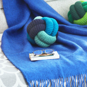 CUSHION KNIT BALL MEDIUM OCEAN Ultima Thule webshop