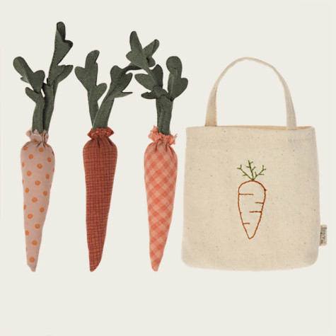 CARROTS IN SHOPPING BAG MAILEG