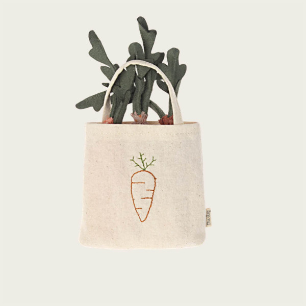CARROTS IN SHOPPING BAG MAILEG