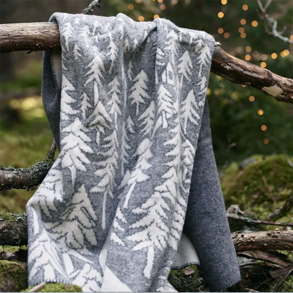 HOUSE IN THE FOREST THICK LAMBS WOOL THROW KLIPPAN YLLEFABRIK - Plaids - image 1
