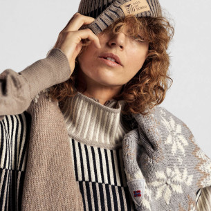 SKARSTIND WOMEN SWEATER DALE OF NORWAY 2