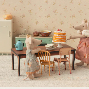 LONGUE TABLE SALLE A MANGER POUR SOURIS  MAILEG